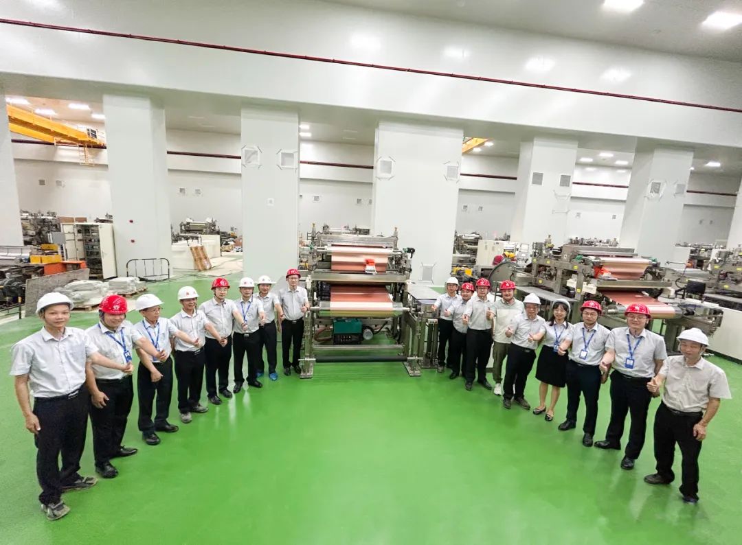 携手“铜”行 拼“箔”未来丨球友会科技年产5.66万吨高端铜箔项目二期首条生产线试产成功出箔